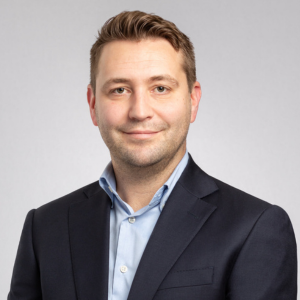  Rusling, Nick (Investec)